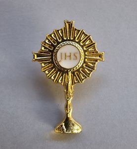 Badge: Holy Eucharist Pin/Brooch Family Life Catholic Gifts
