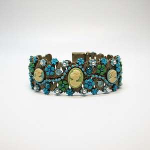 Vintage 70s Cameo Bracelet