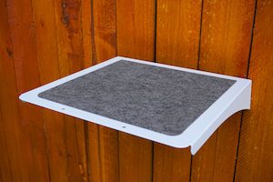 Skywalks Cat Climbing System: Carpeted Cat Climbing Platform