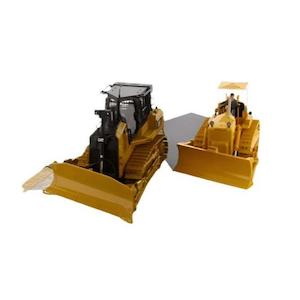 Track Type Tractor Models: CAT 1:50 D7 (17A) & D7E Track-Type Tractor Evolution Series Models
