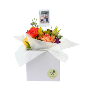 Flowers: Posy + Picture (URGENT COURIER ONLY)