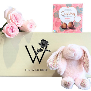 Mothers Day: Hugs, Hearts & Roses