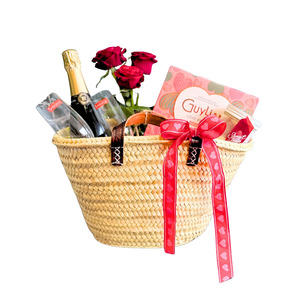 Valentines Day: The Luxury Valentines Basket (URGENT COURIER ONLY)