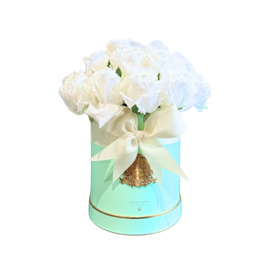 Côte Noire White Rose Hat Box Bouquet