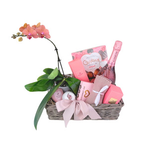 Mothers Day: Lush Peach Gift Basket (URGENT COURIER ONLY)