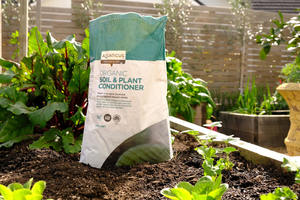 Lawn Garden Fertilisers: Aquaticus Organic Soil & Plant Conditioner