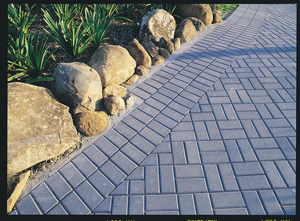 Paving Retaining: Firth Holland Pavers 80mm