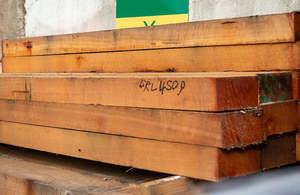Sleepers Pongas: Macrocarpa Sleepers 2400 x 200 x 100mm