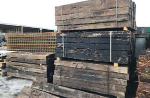 Sleepers Pongas: NZ Pine Railway Sleepers