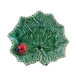 Bordallo Pinheiro Agwort Leaf with Lady Bug Dish | Country Leaves