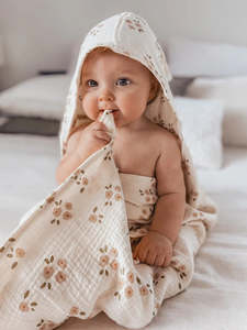 New Arrivals: Hooded Towel | Daisy | Over the Dandelions