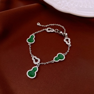 Prosperity Jewellery: Green Hulu Bracelet Prosperity & Protection