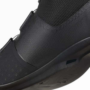 Shoes: Fizik Tempo R4 Overcurve Wide Black Shoes