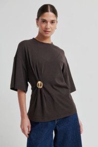 Second Female Enora Brooch Tee - Chocolate Tarte