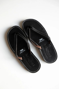 Commonplace Essentials Boundary Sandal - Black/White