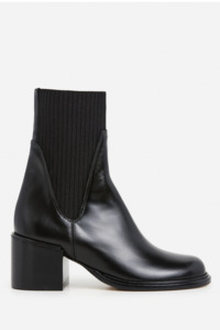 Flattered Quinn - Black