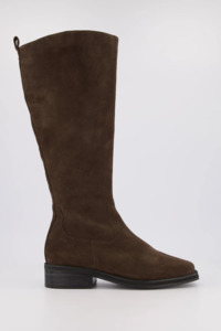 Accessories: Bronwyn Valentina - Chocolate Suede