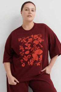 Kowtow: Kowtow Stencil Tee - Maroon