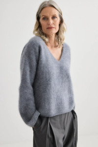 Laing Brushed Cashmere V-Neck - Flannel