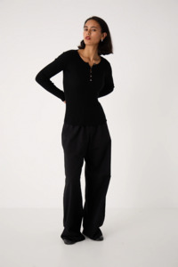 Francie The Form Top - Black
