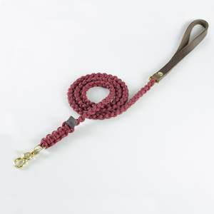 Molly And Stitch: Touch of Leather Leash - Red Wine