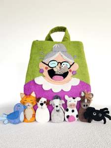 Finger Puppet Play: There Was an Old Lady Who Swallowed a Fly - Old Lady Play Bag & Finger Puppet Set