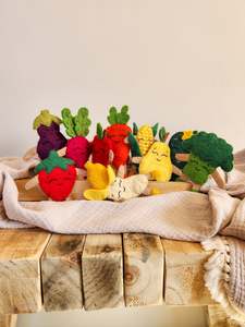 Finger Puppet Play: Fruit & Vege-Pal Finger Puppets
