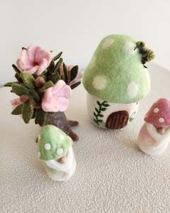Nibblefern Nook - Felted Gnome Home
