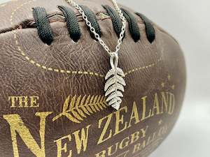 Pendants: Silver Fern Pendant and Chain Set