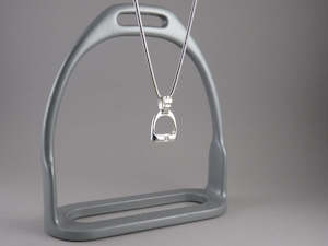 SMALL Stirrup Pendant | 1 Diamond