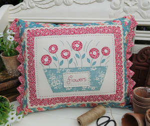 Cushion Patterns: Rivendale Flower Pot Cushion