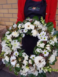 Products: Floral Wreath - Cherrywood Florist Tauranga