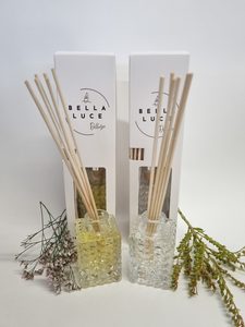 Beautiful Scented Candle with Dried Flowers Cherrywood Florist