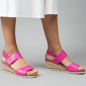 Frontpage: LE SANSA EVITA HOT PINK