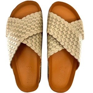 Flats 1: RILASSARE TEALE SCORPION