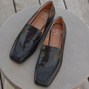 Eos: EOS DAYLAN BLACK EMBOSS