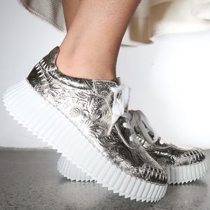 Minx: MINX RIZZ SOFT GOLD FLORAL EMBOSS