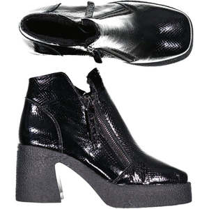 Minx: MINX HEATHER SHEARLING BLACK EMBOSSED