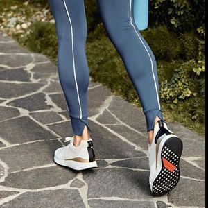 Frankie4: FRANKIE4 MAE ALMOND MILK