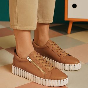 Frontpage: DJANGO & JULIETTE BUMP SCOTCH