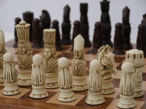 Chess: Berkeley Chess Victorian Chessmen Russet Brown