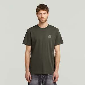 Mens: Chest Logo R Tee - Asfalt