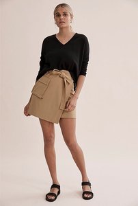 Verified Australian Merino Wool V-Neck Neck - Black