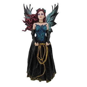 Resin Figurines: Dark thunder queen
