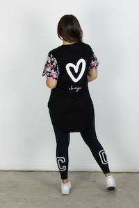 T-shirt: BELLA MARY JANE TEE