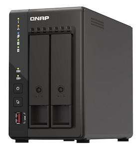 2 bay QNAP NAS drive with 8GB ram