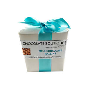 Chocolate raisins noodle box