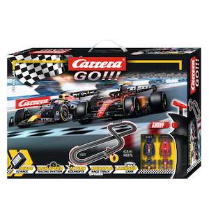 Carerra: Carrera GO!!! 1:43 Flying Lap Slot Racing Set