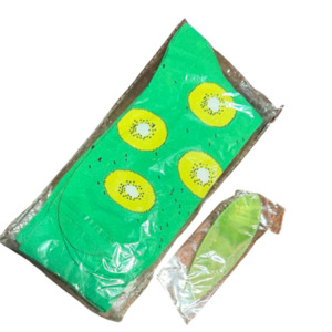 Products: Kiwifruit Socks (OSFM) & Spoon Set
