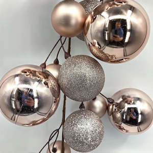 Christmas Trees: Mixed Rose Gold Bauble Garland - 2m